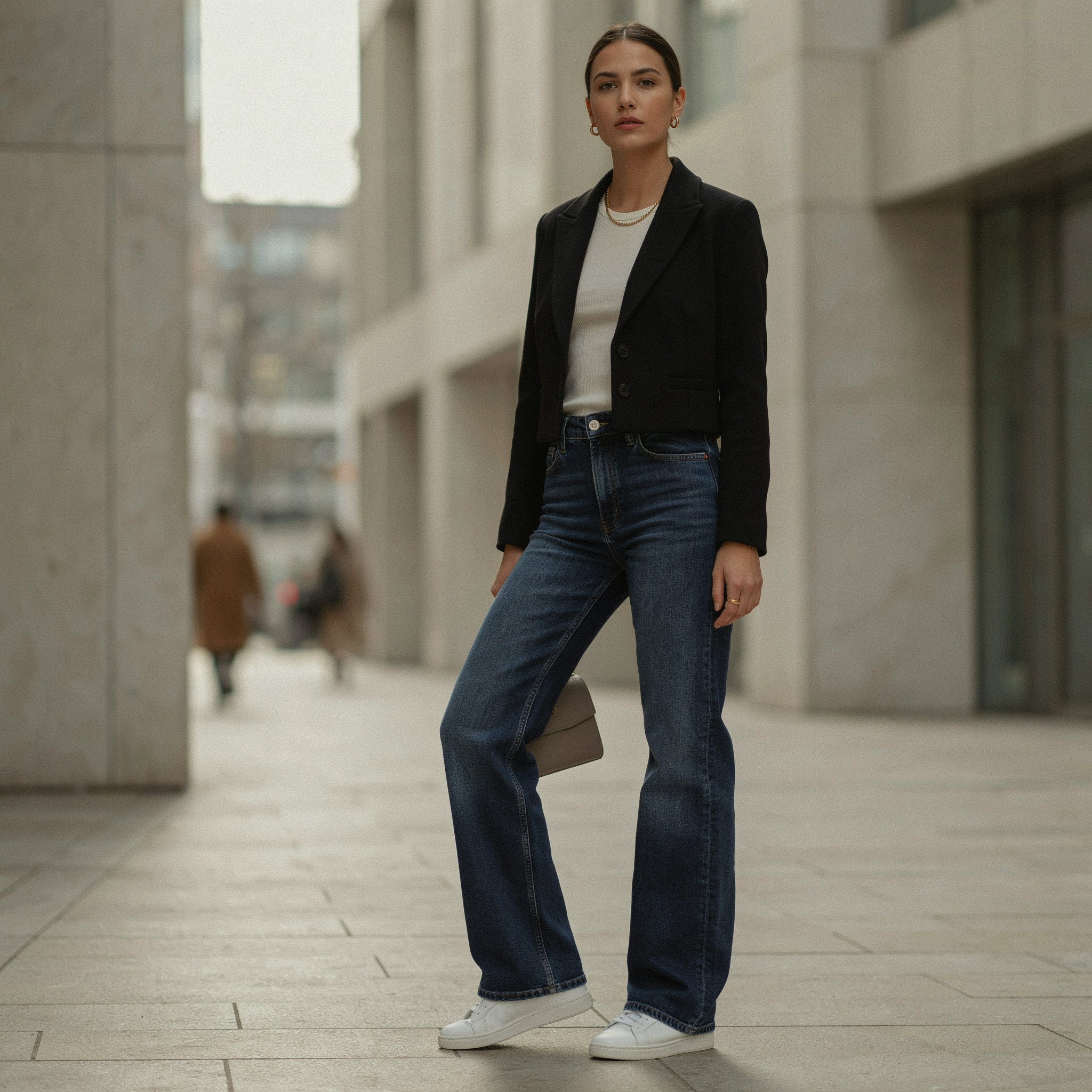 Minimal barrel-leg jeans street style outfit